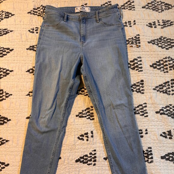 Hollister Curvy Ultra High-Rise Light Wash Jean Leggings - Picture 1 of 3